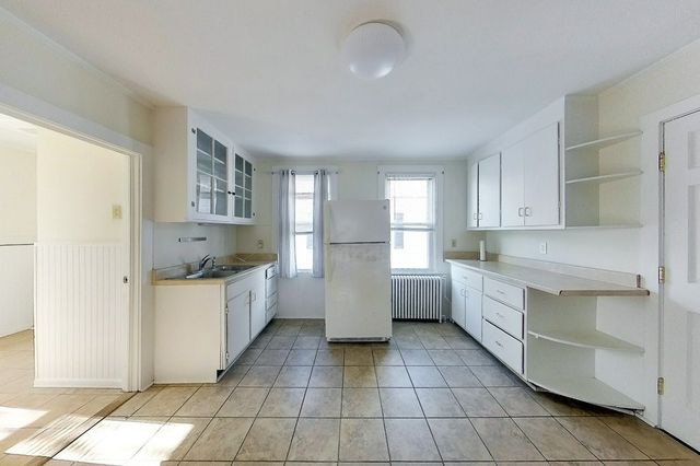 19 Dixon Street 2, Newport, RI 02840