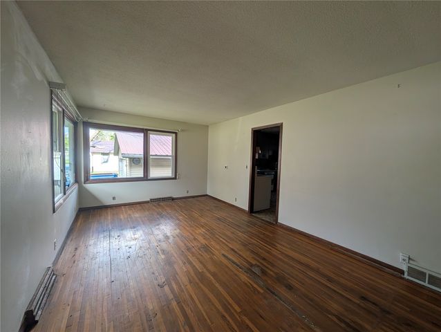 217 2nd Street SW, Swisher, IA 52338