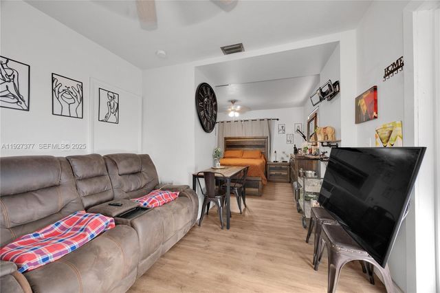 4110 W 7th Ln, Hialeah, FL 33012