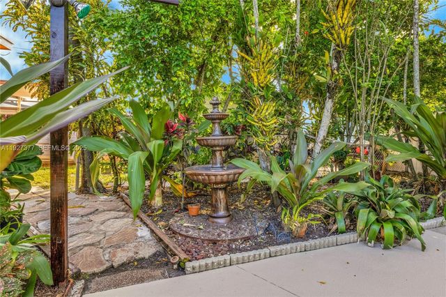 4110 W 7th Ln, Hialeah, FL 33012