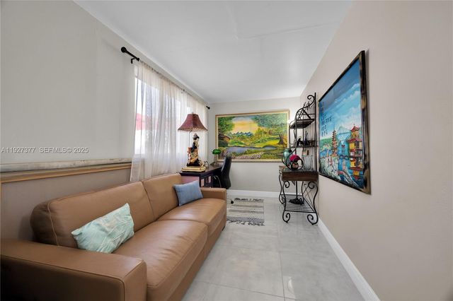 4110 W 7th Ln, Hialeah, FL 33012