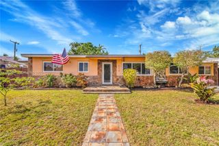4110 W 7th Ln, Hialeah, FL 33012