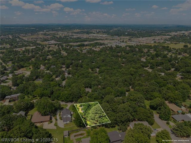 605 Azure Hills Drive, Van Buren, AR 72956