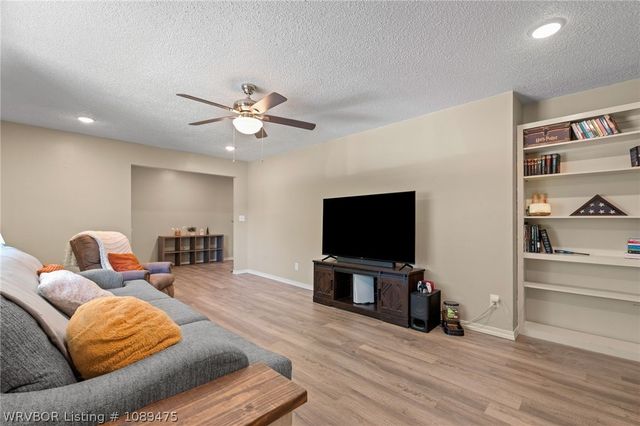 605 Azure Hills Drive, Van Buren, AR 72956
