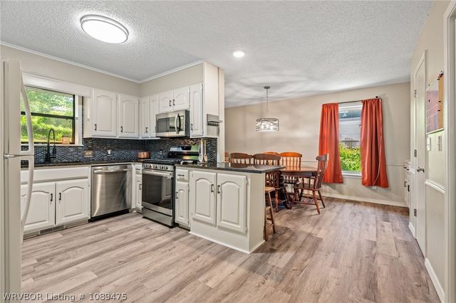 605 Azure Hills Drive, Van Buren, AR 72956