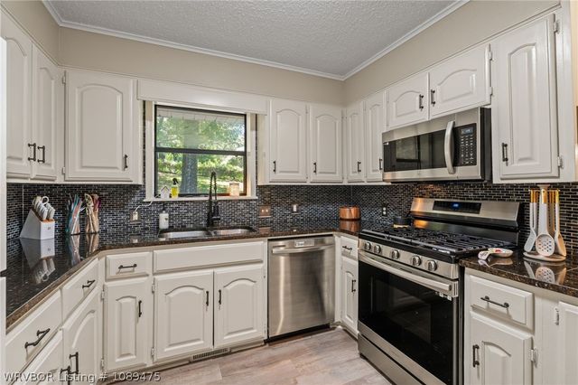 605 Azure Hills Drive, Van Buren, AR 72956