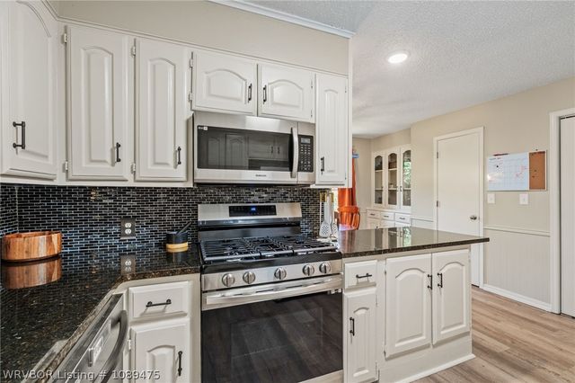 605 Azure Hills Drive, Van Buren, AR 72956