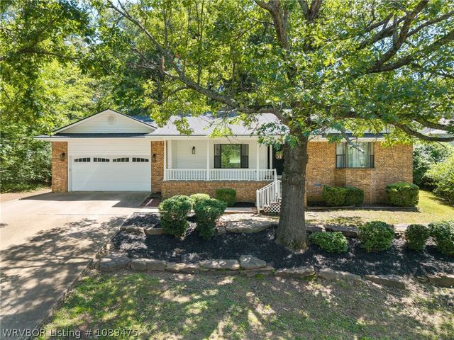 605 Azure Hills Drive, Van Buren, AR 72956