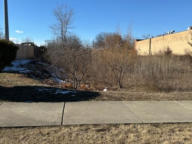 1022 S Elmwood Avenue, Waukegan, IL 60085