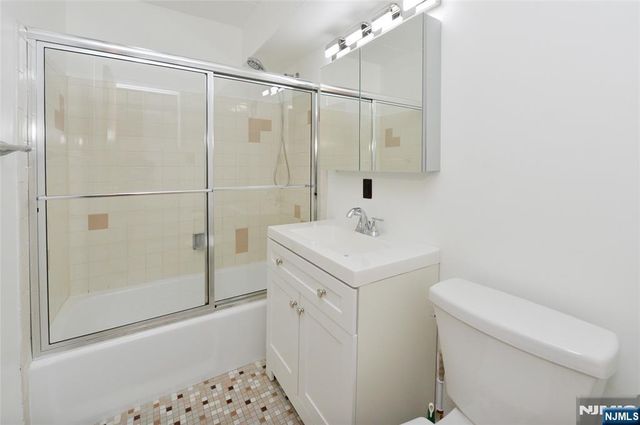 25 Jefferson Street 3D, Hackensack, NJ 07601