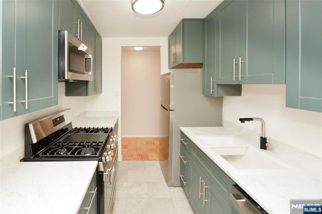 25 Jefferson Street 3D, Hackensack, NJ 07601