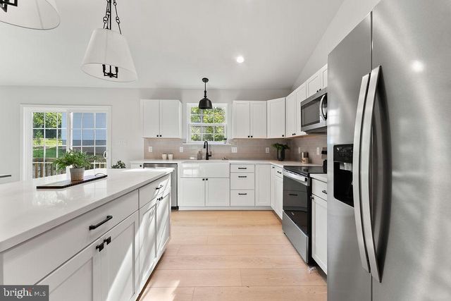 95 WOODLAND SHORES DR, Louisa, VA 23093