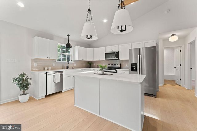 95 WOODLAND SHORES DR, Louisa, VA 23093