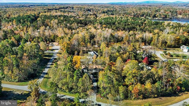 95 WOODLAND SHORES DR, Louisa, VA 23093