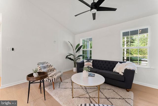 95 WOODLAND SHORES DR, Louisa, VA 23093