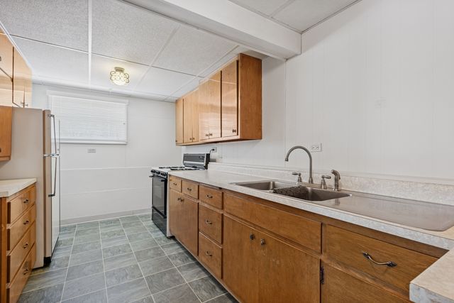 1210 Wing Avenue, St. Charles, IL 60174