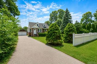 44 Elizabeth Avenue, Smithtown, NY 11787