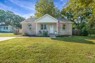 141 Woody Thomas Dr, La Vergne, TN 37086