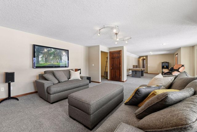 7600 Delaney Boulevard, Edina, MN 55439