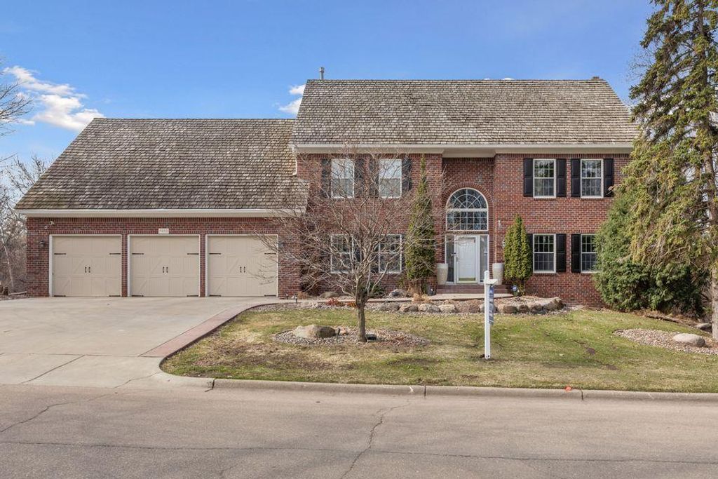 7600 Delaney Boulevard, Edina, MN 55439