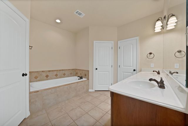 112 Meadow Arbor Drive, Weatherford, TX 76085