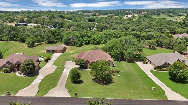 112 Meadow Arbor Drive, Weatherford, TX 76085