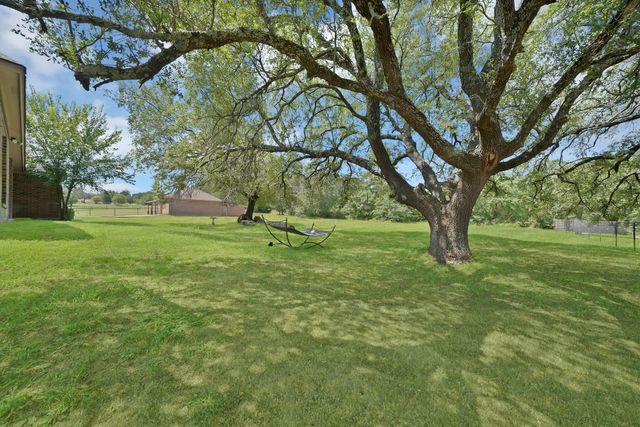 112 Meadow Arbor Drive, Weatherford, TX 76085