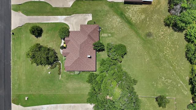 112 Meadow Arbor Drive, Weatherford, TX 76085