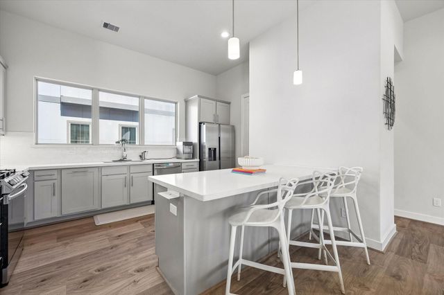 5232 Schuler Street, Houston, TX 77007