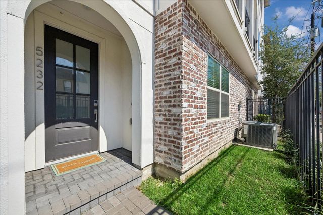 5232 Schuler Street, Houston, TX 77007