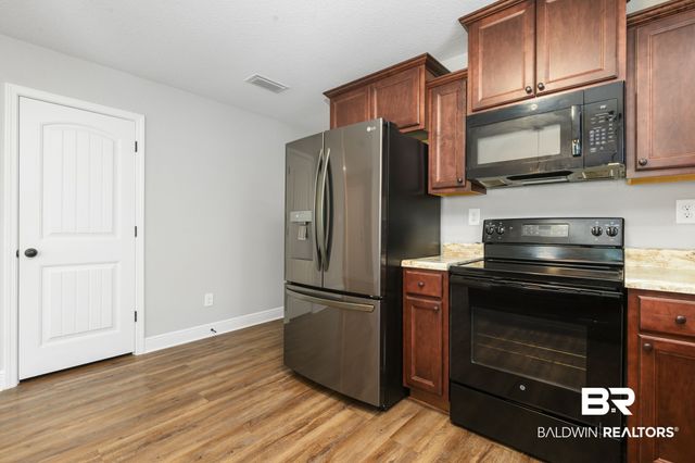 1137 S Forest Glen Drive, Mobile, AL 36618