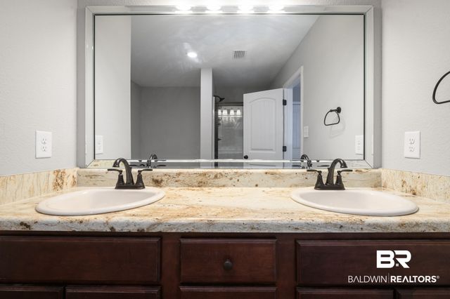 1137 S Forest Glen Drive, Mobile, AL 36618