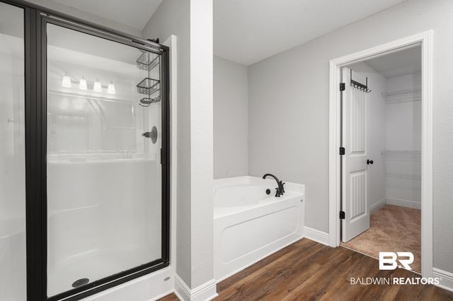 1137 S Forest Glen Drive, Mobile, AL 36618