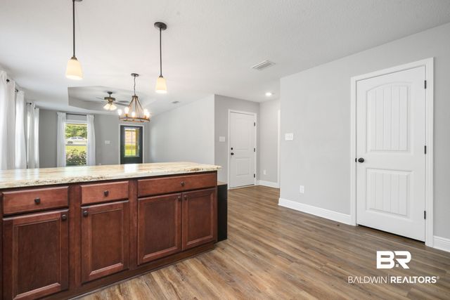 1137 S Forest Glen Drive, Mobile, AL 36618