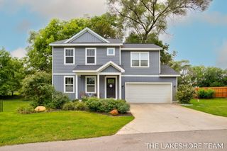 734 E 8th Street, Holland City, MI 49423