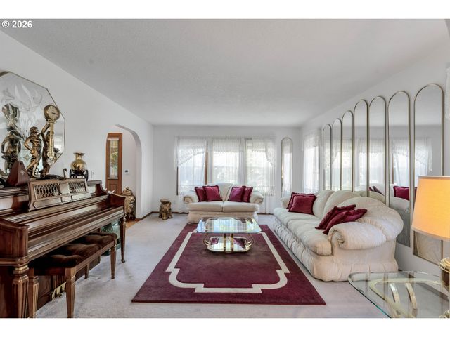 13455 Sw ANGORA Ln, Beaverton, OR 97008