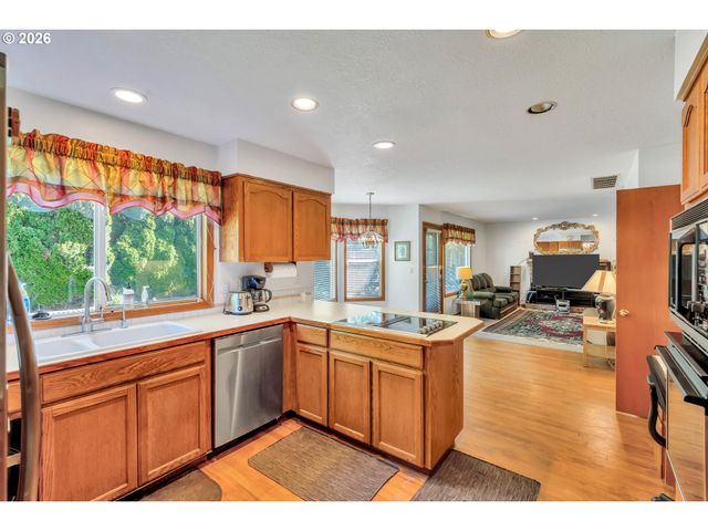 13455 Sw ANGORA Ln, Beaverton, OR 97008
