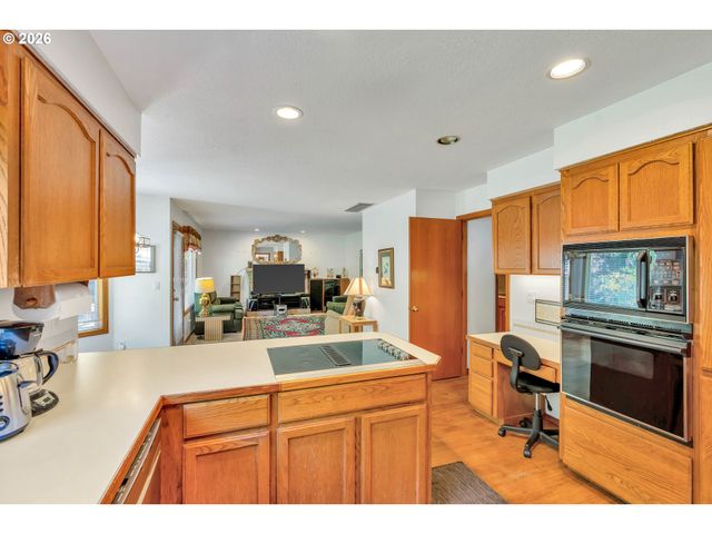 13455 Sw ANGORA Ln, Beaverton, OR 97008