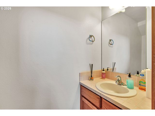 13455 Sw ANGORA Ln, Beaverton, OR 97008