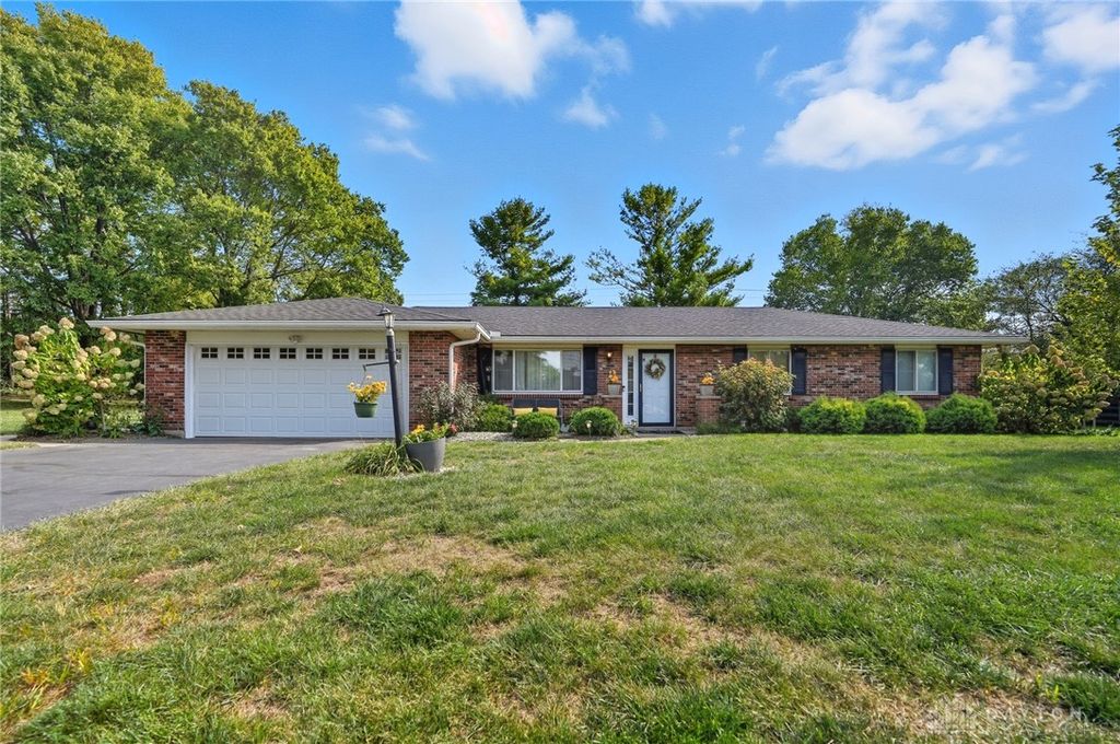 631 Augusta Drive, Fairborn, OH 45324