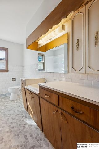 4462 G Street, Omaha, NE 68107