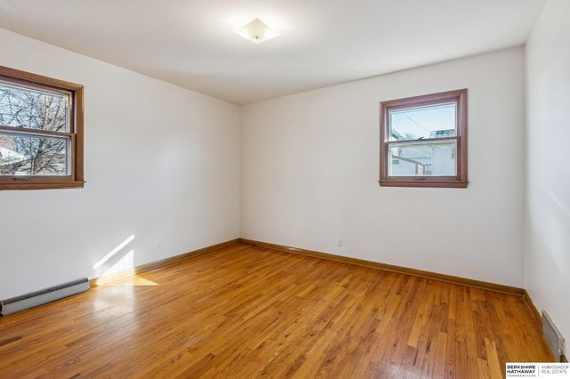 4462 G Street, Omaha, NE 68107