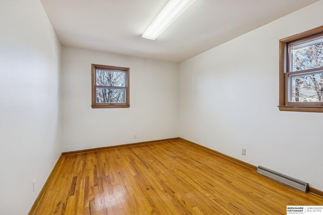 4462 G Street, Omaha, NE 68107