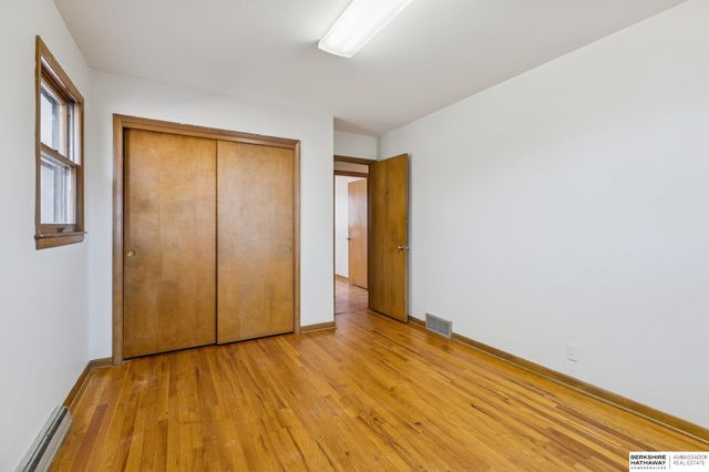 4462 G Street, Omaha, NE 68107