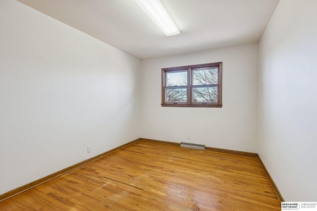 4462 G Street, Omaha, NE 68107