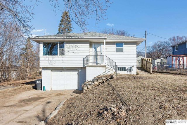 4462 G Street, Omaha, NE 68107