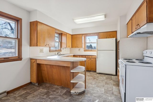 4462 G Street, Omaha, NE 68107