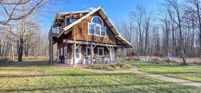 2334 Benjamin Blvd, La Pointe, WI 54850