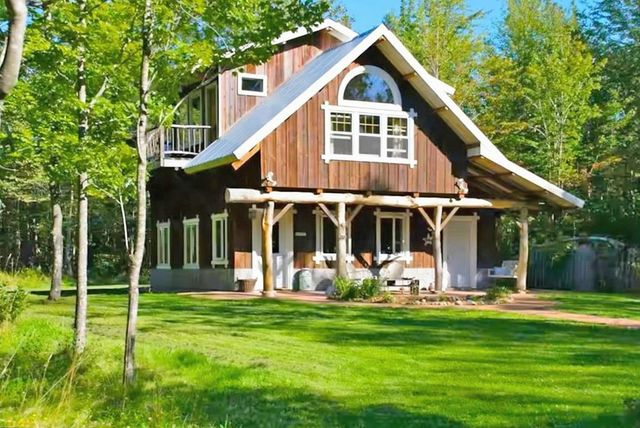 2334 Benjamin Blvd, La Pointe, WI 54850