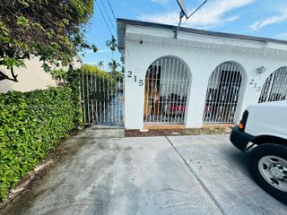 215 NW 35th Ave up, Miami, FL 33125